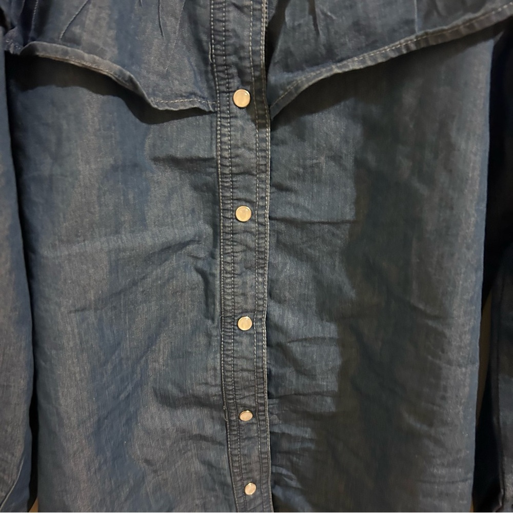 Nasty Gal Denim-like Blue Ruffle Button Up sz 8 - Picture 4 of 7